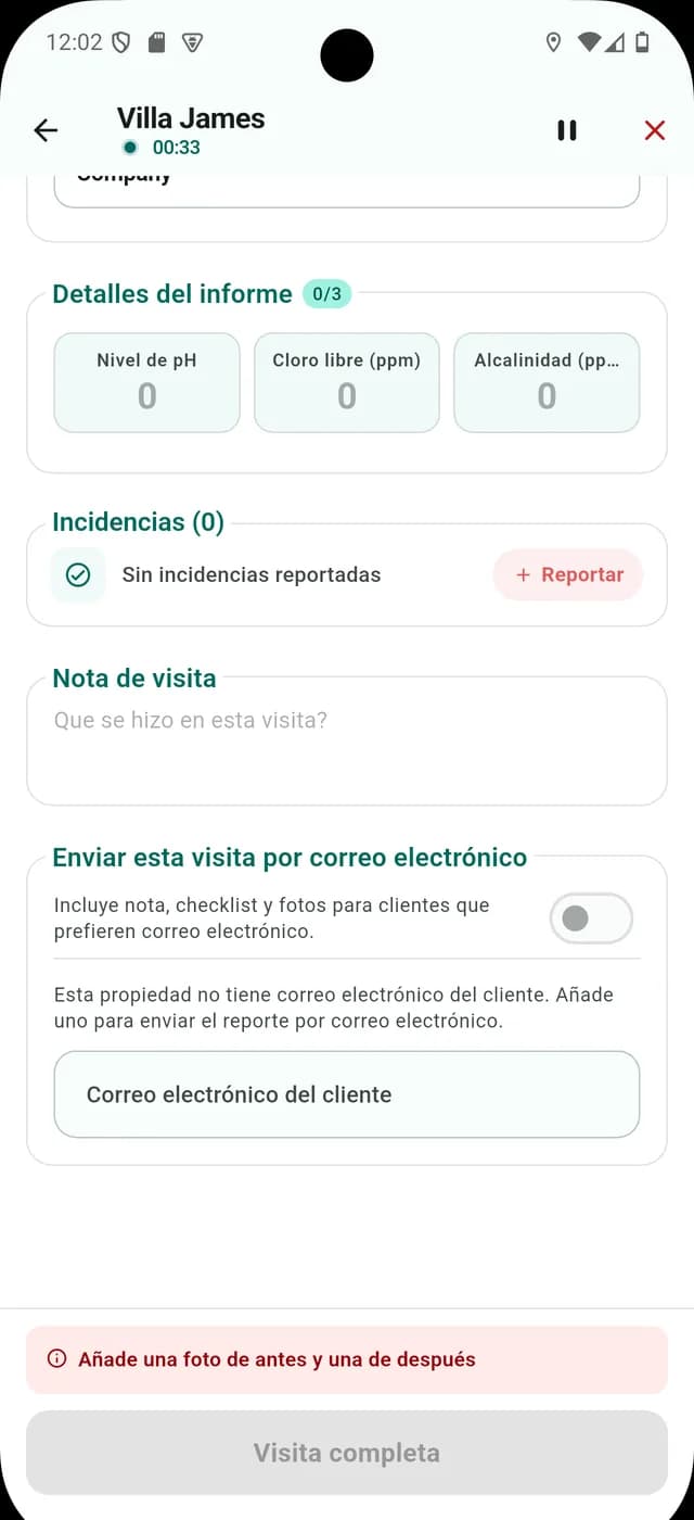 El resto del informe: lecturas de pH, cloro y alcalinidad, incidencias, nota de visita y el envío por correo al cliente que lo prefiera.